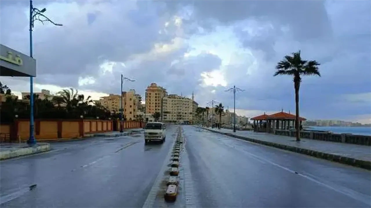 تحذير لمرتادي الطرق.. درجات الحرارة ترتفع غدًا وسط نشاط كثيف للشبورة والأتربة